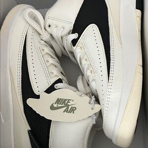 Nike Air  Jordan retro 2 dc4400-100 White and Black Sneakers nib